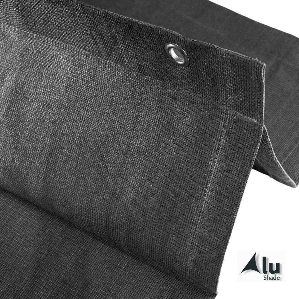 Detail van de vouw van een antraciet harmonicadoek