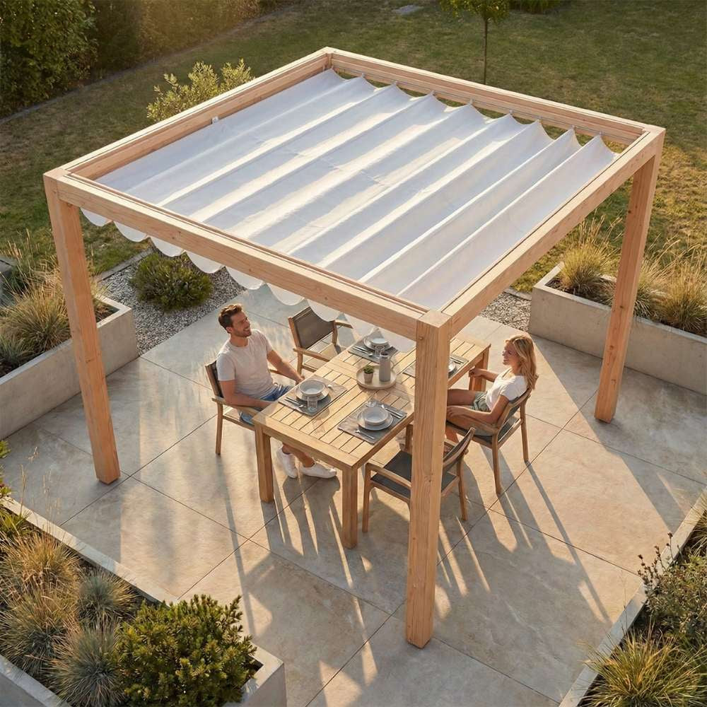Houten pergola met wit harmonicadoek als zonwering in een moderne tuin